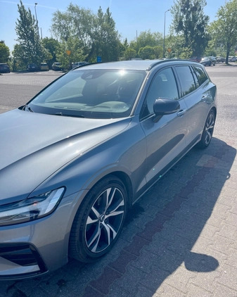 Volvo V60 cena 60000 przebieg: 87700, rok produkcji 2019 z Poznań małe 301